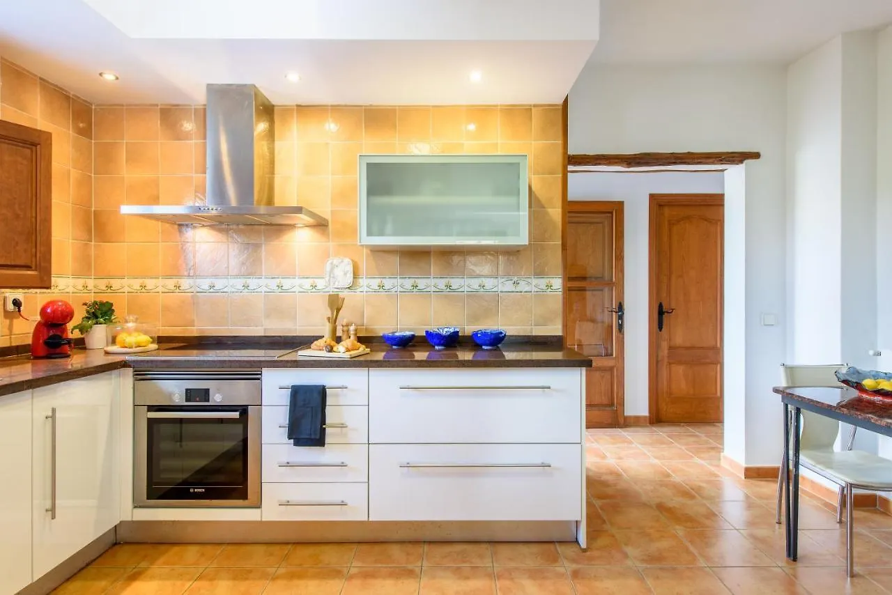 7 Bedroom Villa With Pool - 5Mins Walk To Cala Llonga Beach - Can Ramon