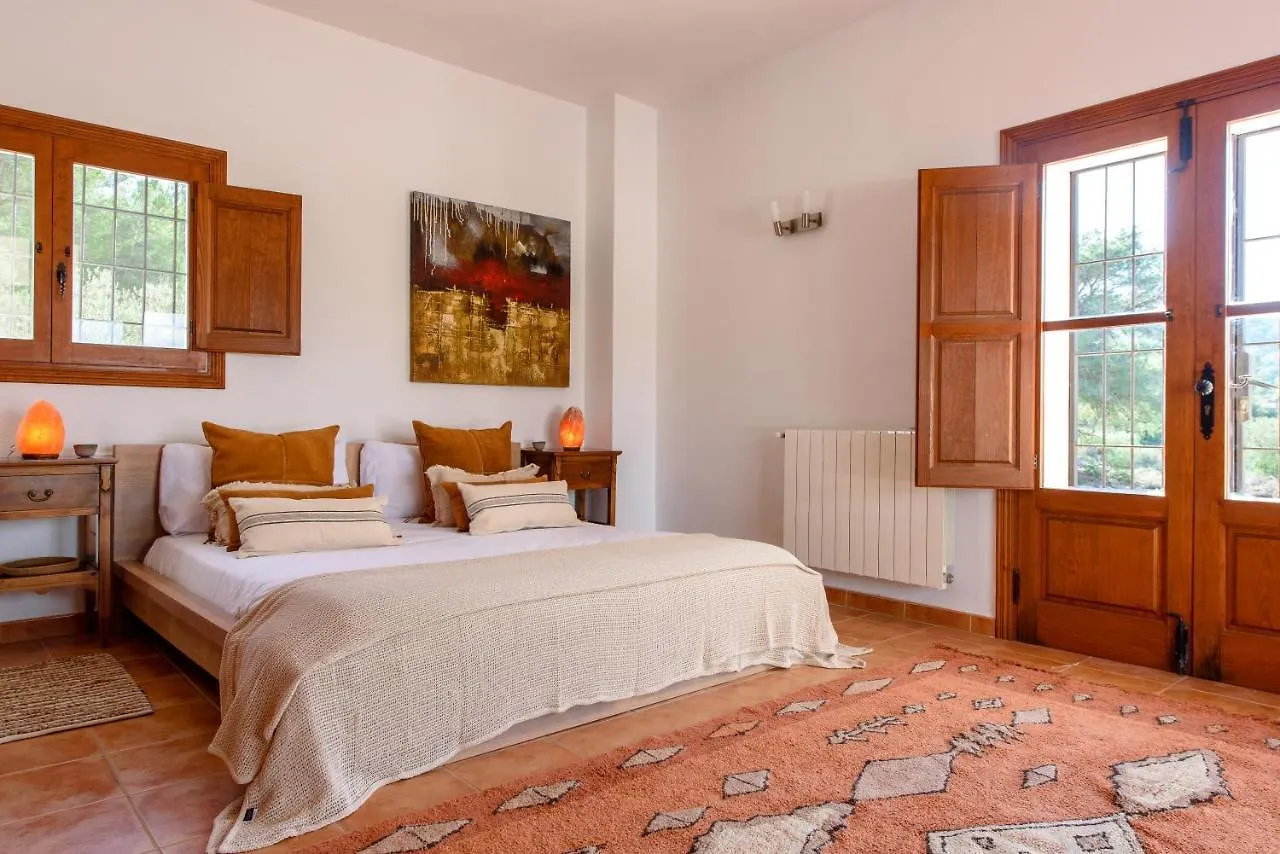7 Bedroom Villa With Pool - 5Mins Walk To Cala Llonga Beach - Can Ramon