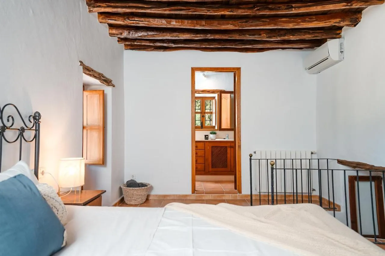 7 Bedroom Villa With Pool - 5Mins Walk To Cala Llonga Beach - Can Ramon  Cala Llonga (Ibiza)